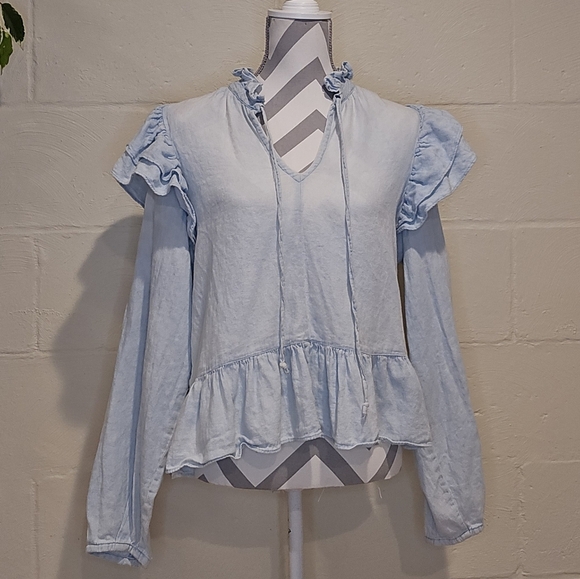 BLANKNYC 411 Top Size Medium Light Blue Fade Ruffled Tie Front 100% Cotton. - Picture 1 of 11